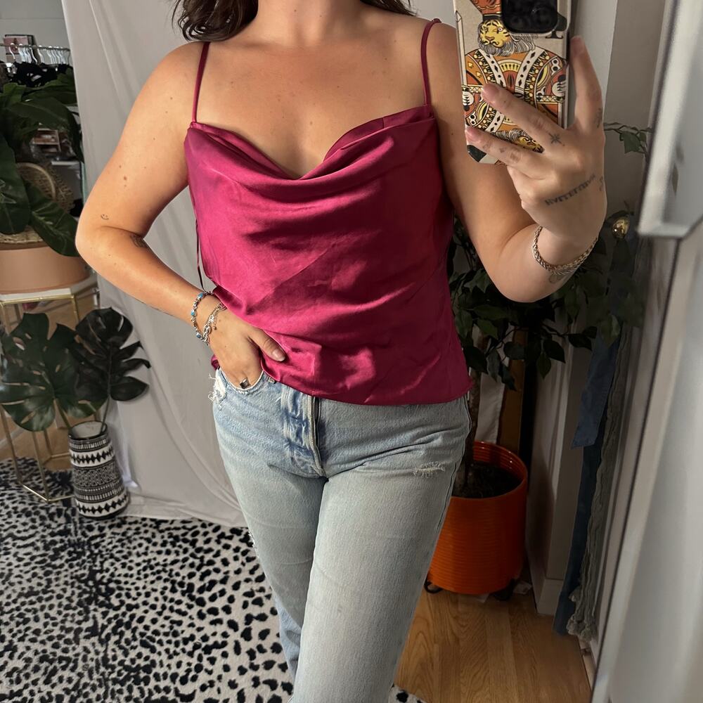 ASTR the Label Cowl Neck Satin Tank in Fuschia Size Large NWT